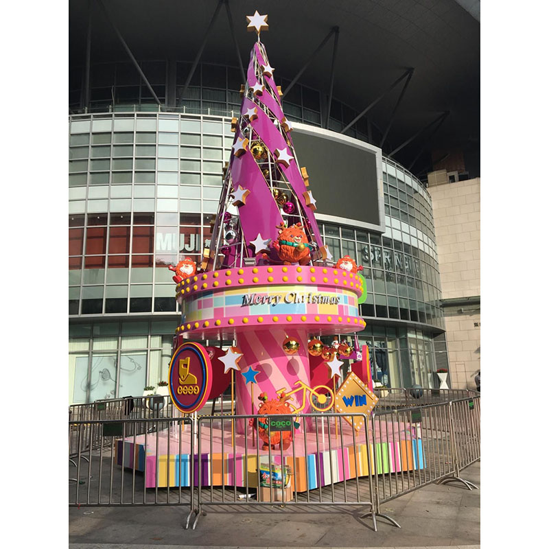 Art d'installation de Noël dans un centre commercial